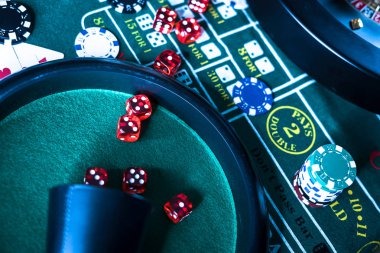 Mobile app live table interface with dealer chat